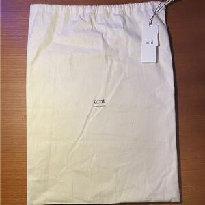 Ami Brown Fabric Label